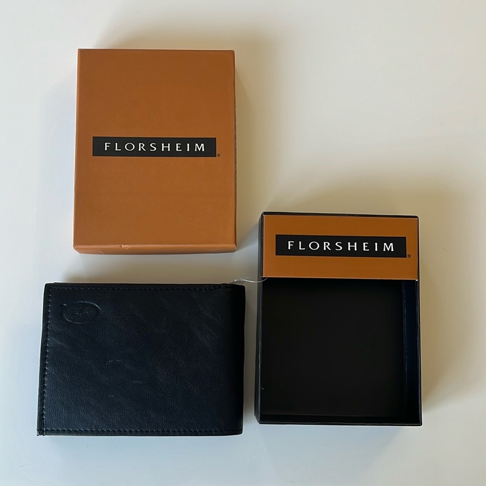 Florsheim Men's Bi-Fold Genuine Black Leather Card Holder Wallet NEW IN BOX